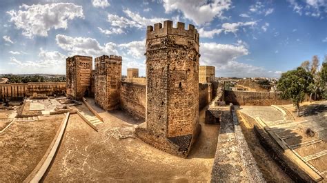 Torres del recinto fortificado