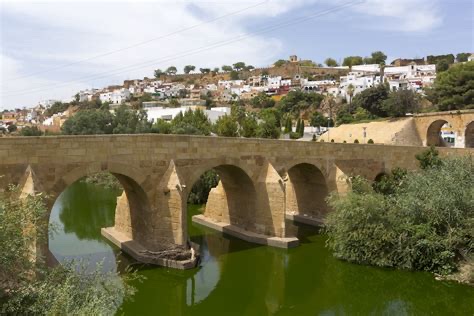 El río Guadaíra a su paso por la ciudad