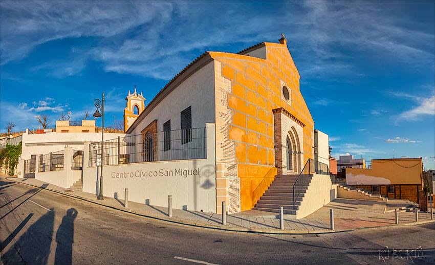 Fachada del Centro Cívico San Miguel